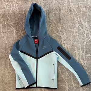 Nike Kids Blue Two-Tone Hooded Jacket NWoutT, size small